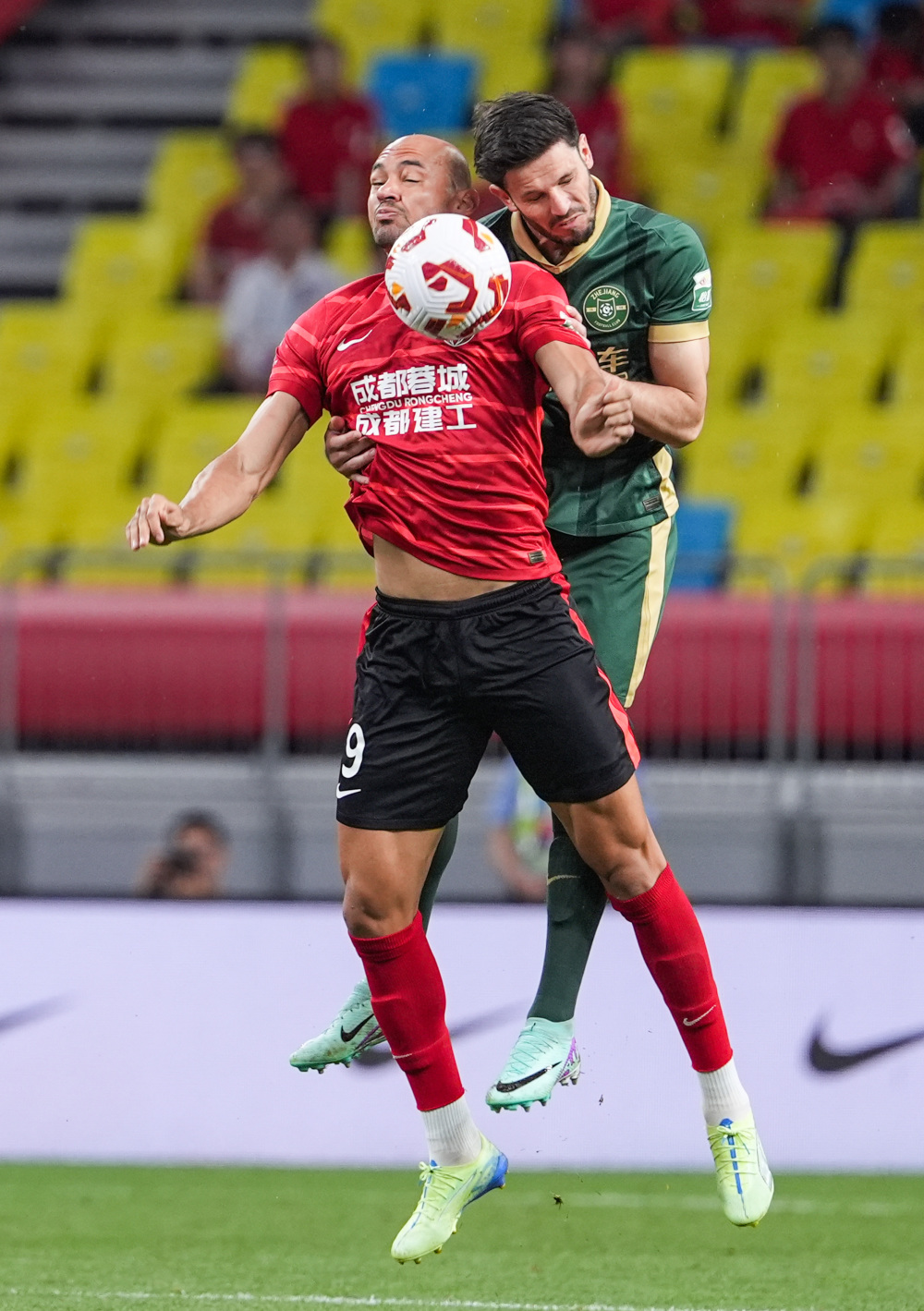 穆帅希望尤文图斯33岁边锋，加盟本菲卡，再次合作（穆里尼奥希望尤文33岁边锋转投本菲卡再度携手）