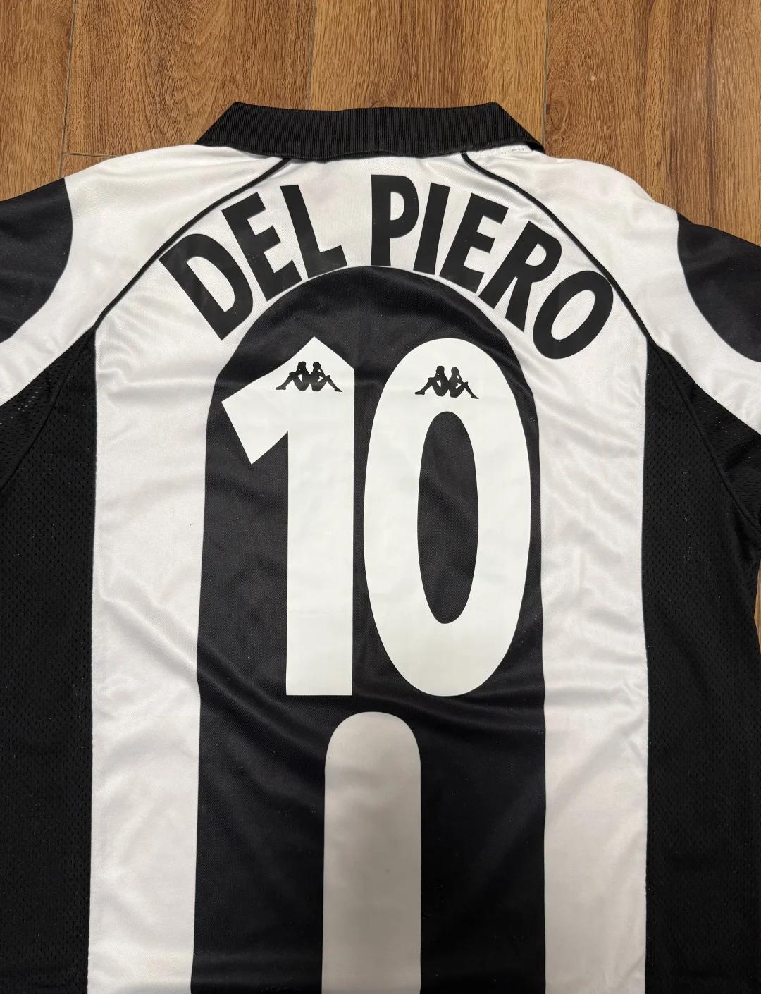 国米门将更替引热议，维卡里奥性价比突出，但适配性与未来规划存疑。