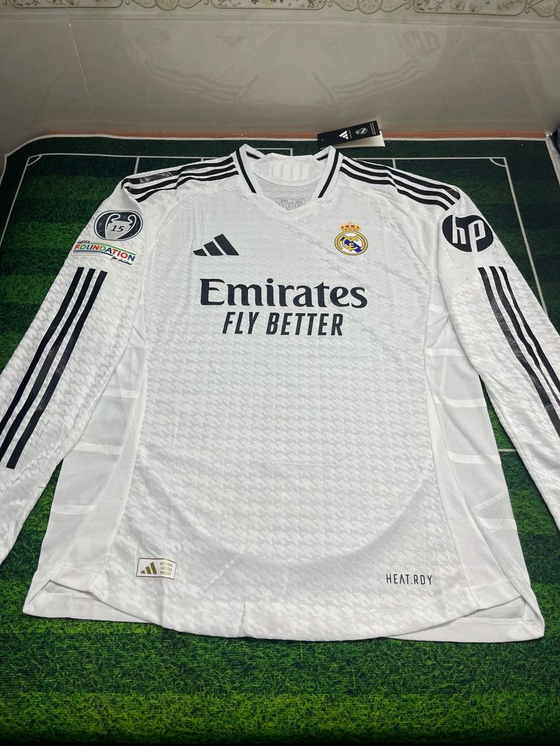 博主：原青岛海牛门将韩镕泽、原成都蓉城中场严鼎皓加盟辽宁铁人（据博主称：前海牛门将韩镕泽、前蓉城中场严鼎皓已加盟辽宁铁人）