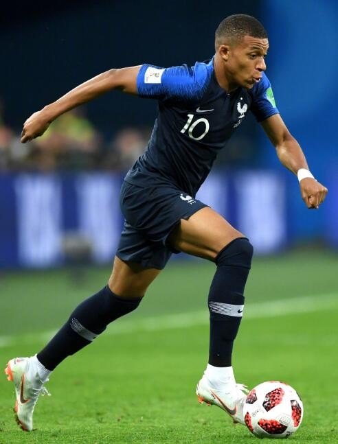 记者：皇马与毕巴赛前管理层将不进行正式会餐，两队关系很好（记者称皇马与毕巴赛前高层不设正式会餐，双方关系依旧良好）